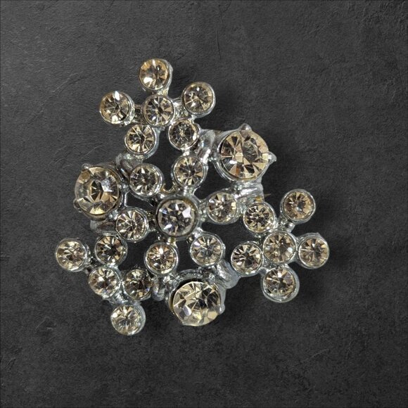 Vintage Rhinestone Snowflake Brooch Crystal Pin Silver Tone Sparkle Jewelry - Picture 2 of 6